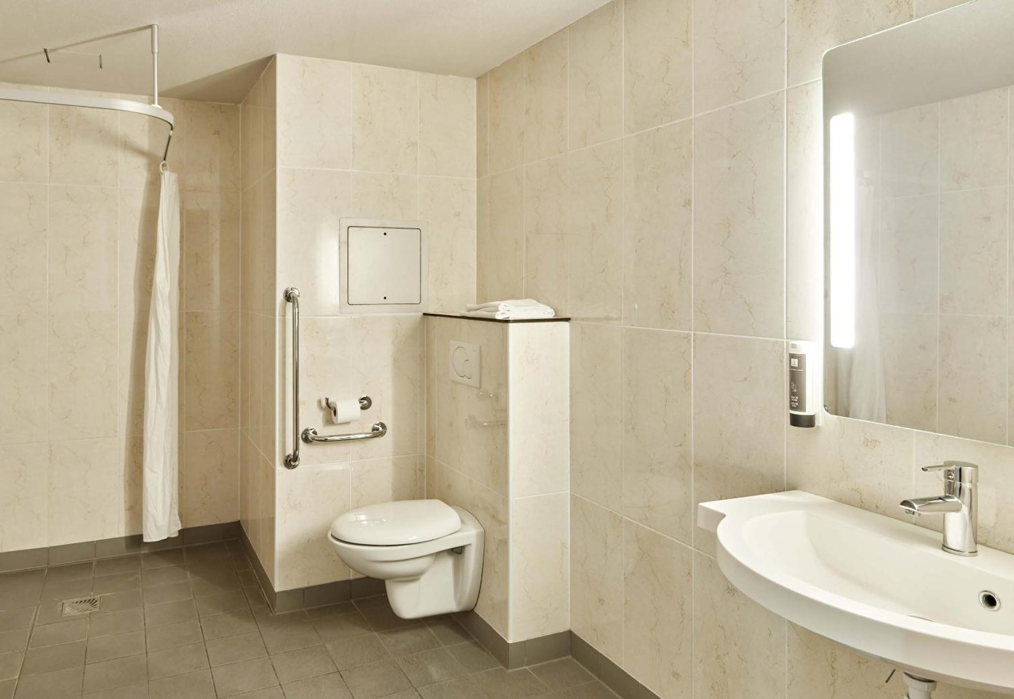 Orly Marché International 3*