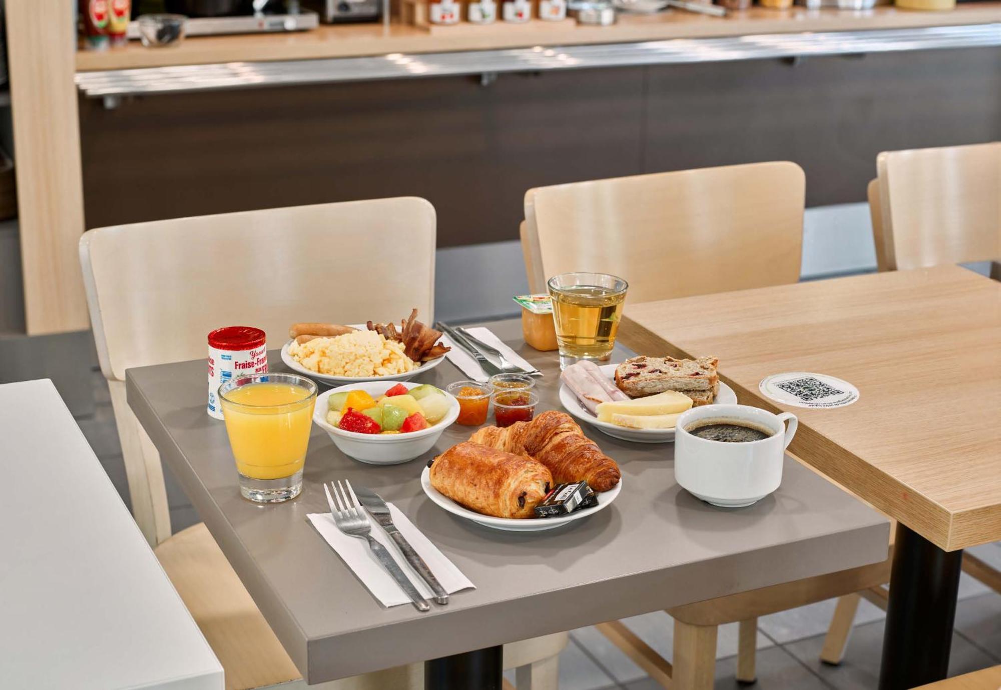 Orly Marché International Hotel