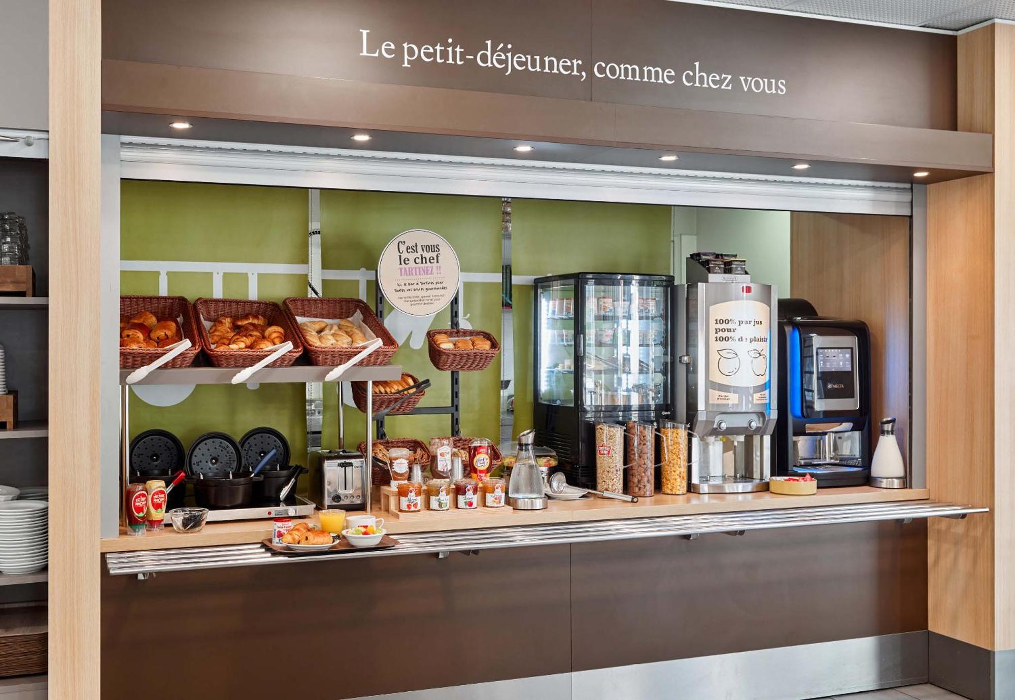 Hotel Orly Marché International