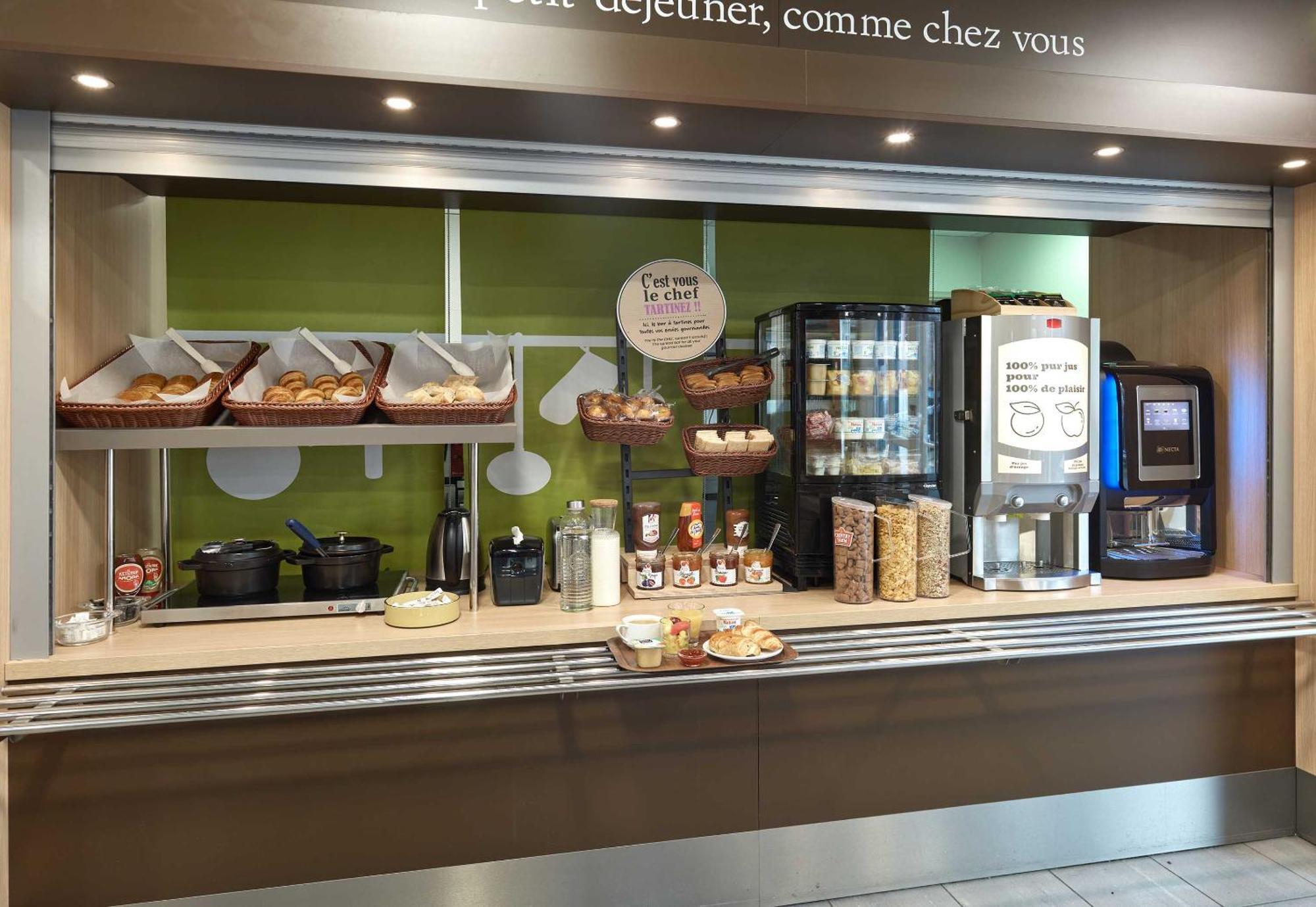 Hotel Orly Marché International 2*