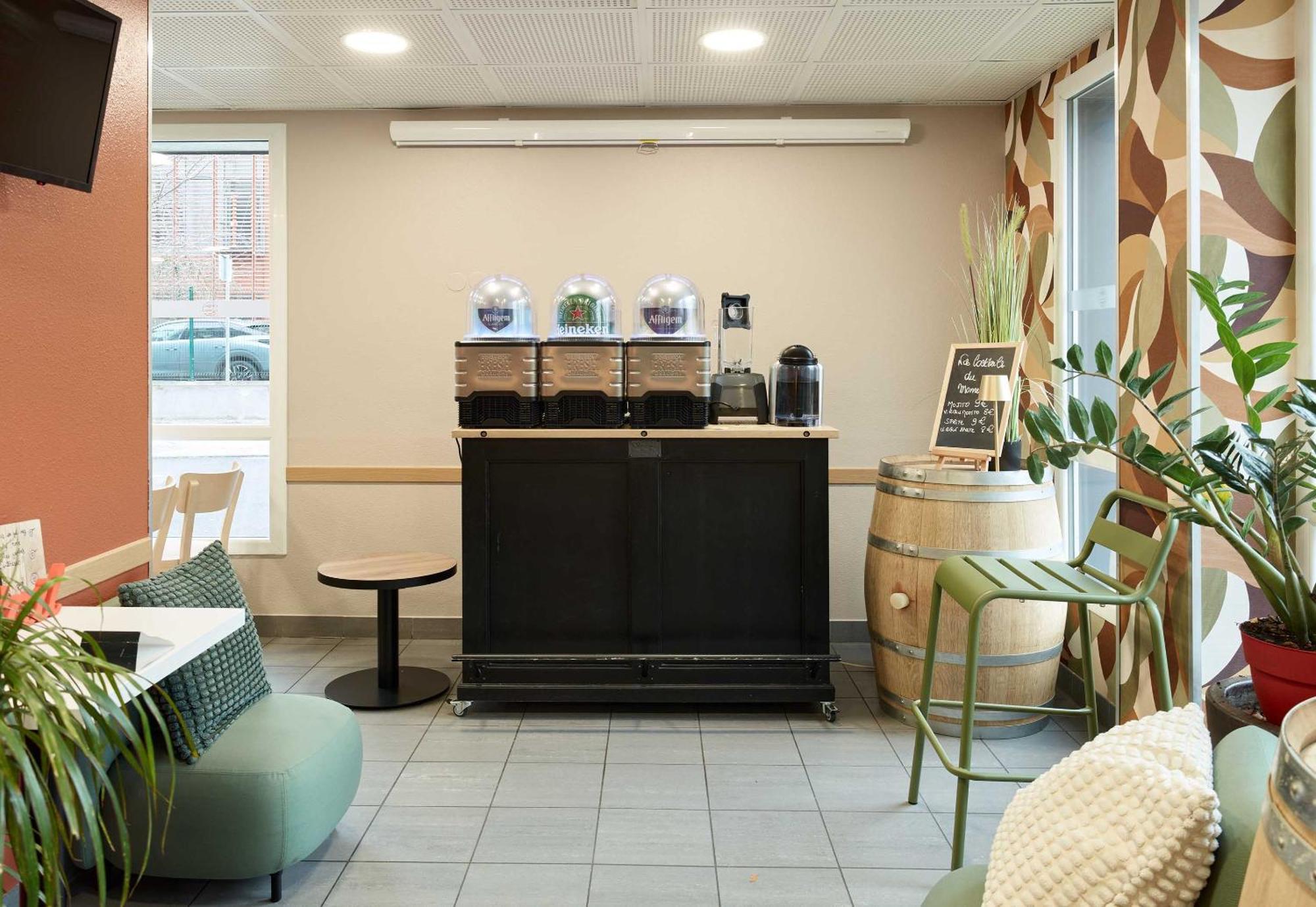 Orly Marché International Hotel
