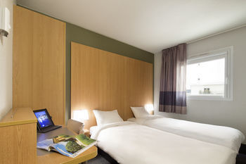 Orly Marché International Hotel